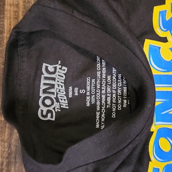 Sonic and Knuckles tshirt - Picture 2 of 2